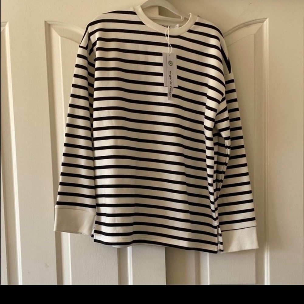 Striped Black and White Sweatshirt
